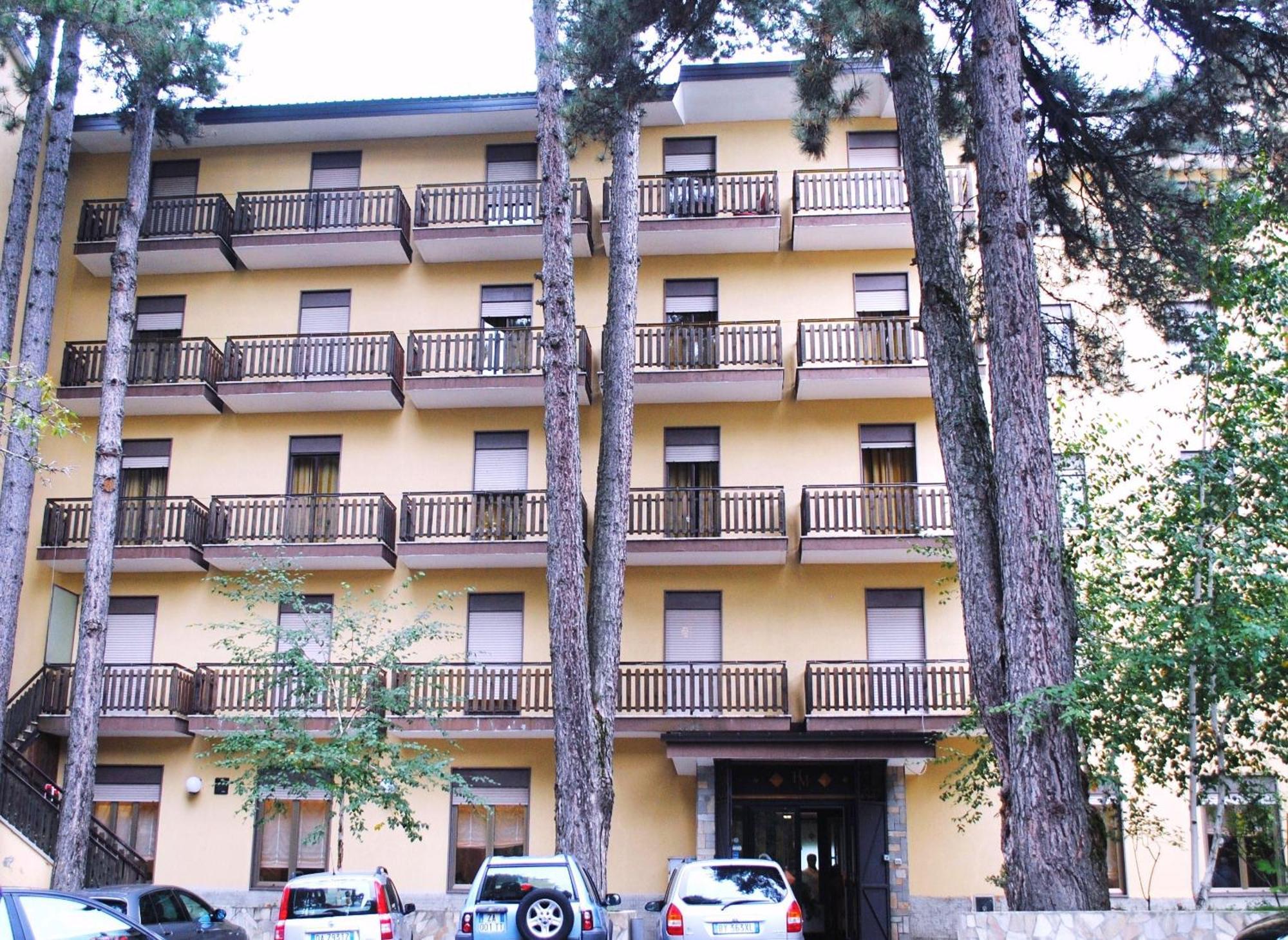 Hotel Meranda Camigliatello Silano Exterior foto